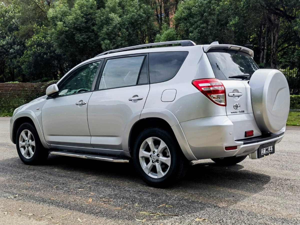 2010年9月豐田 RAV4榮放  2009款 2.4L 自動豪華版