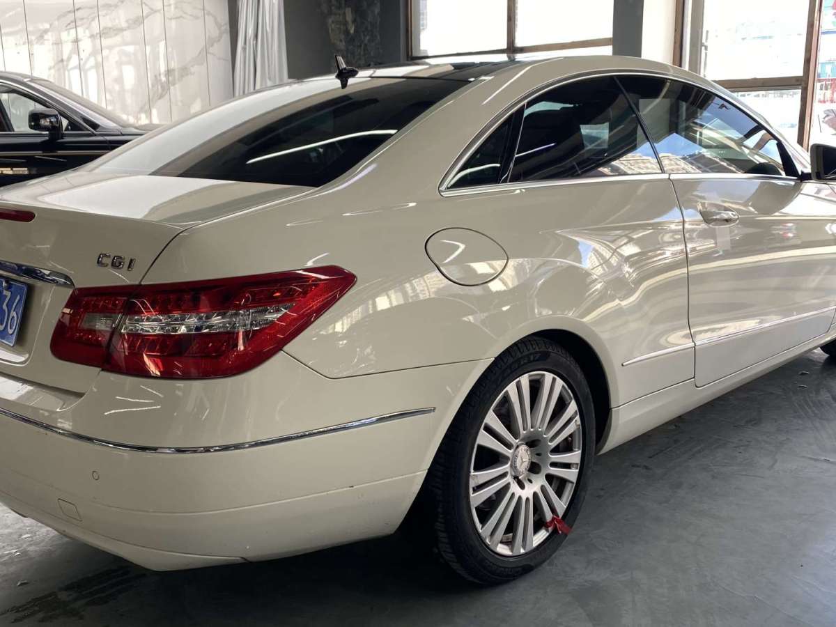 奔馳 奔馳E級  2010款 E 260 L CGI優(yōu)雅型圖片