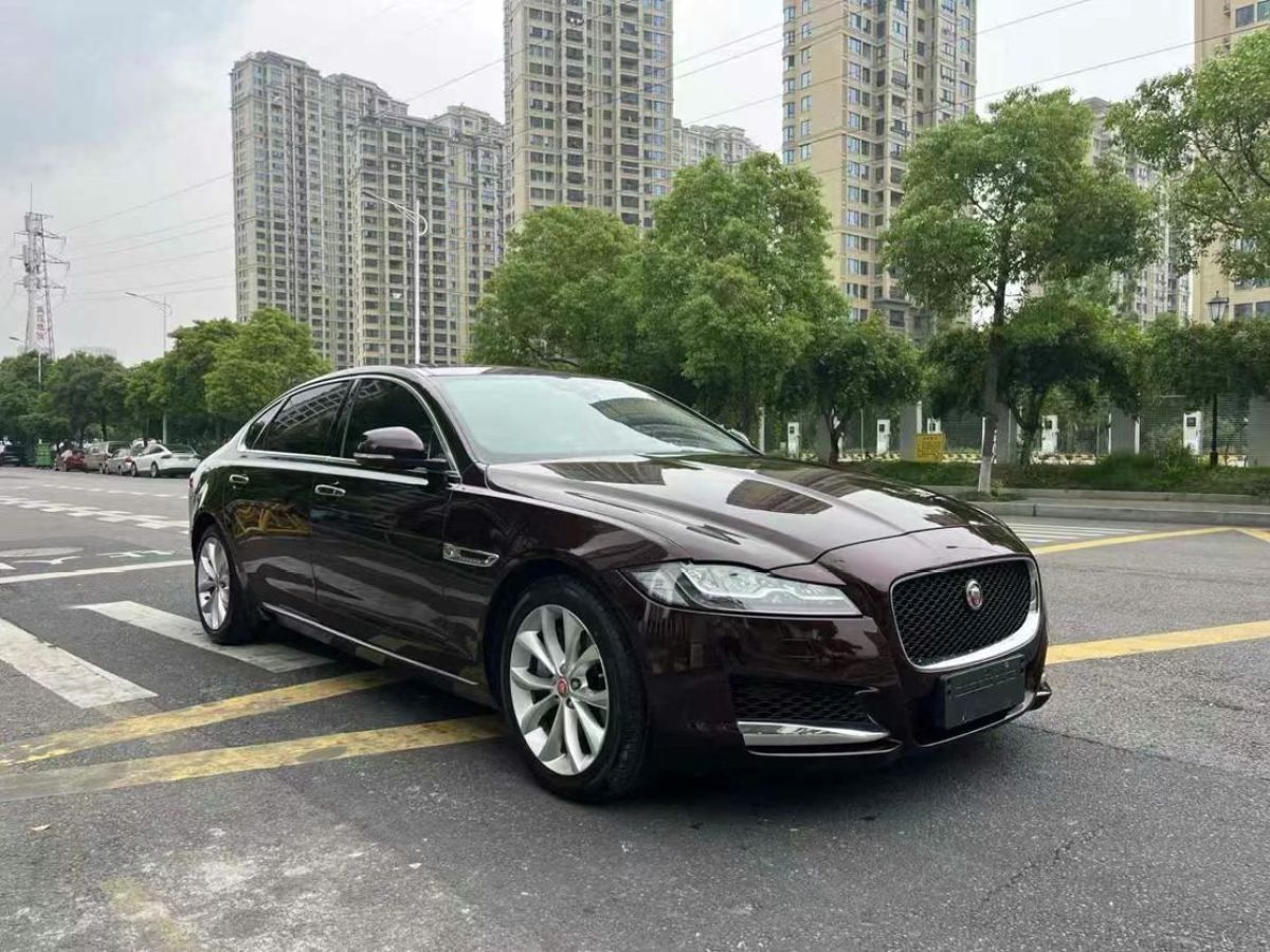 捷豹 XFL  2019款 XFL 2.0T 200PS 兩驅(qū)精英版圖片