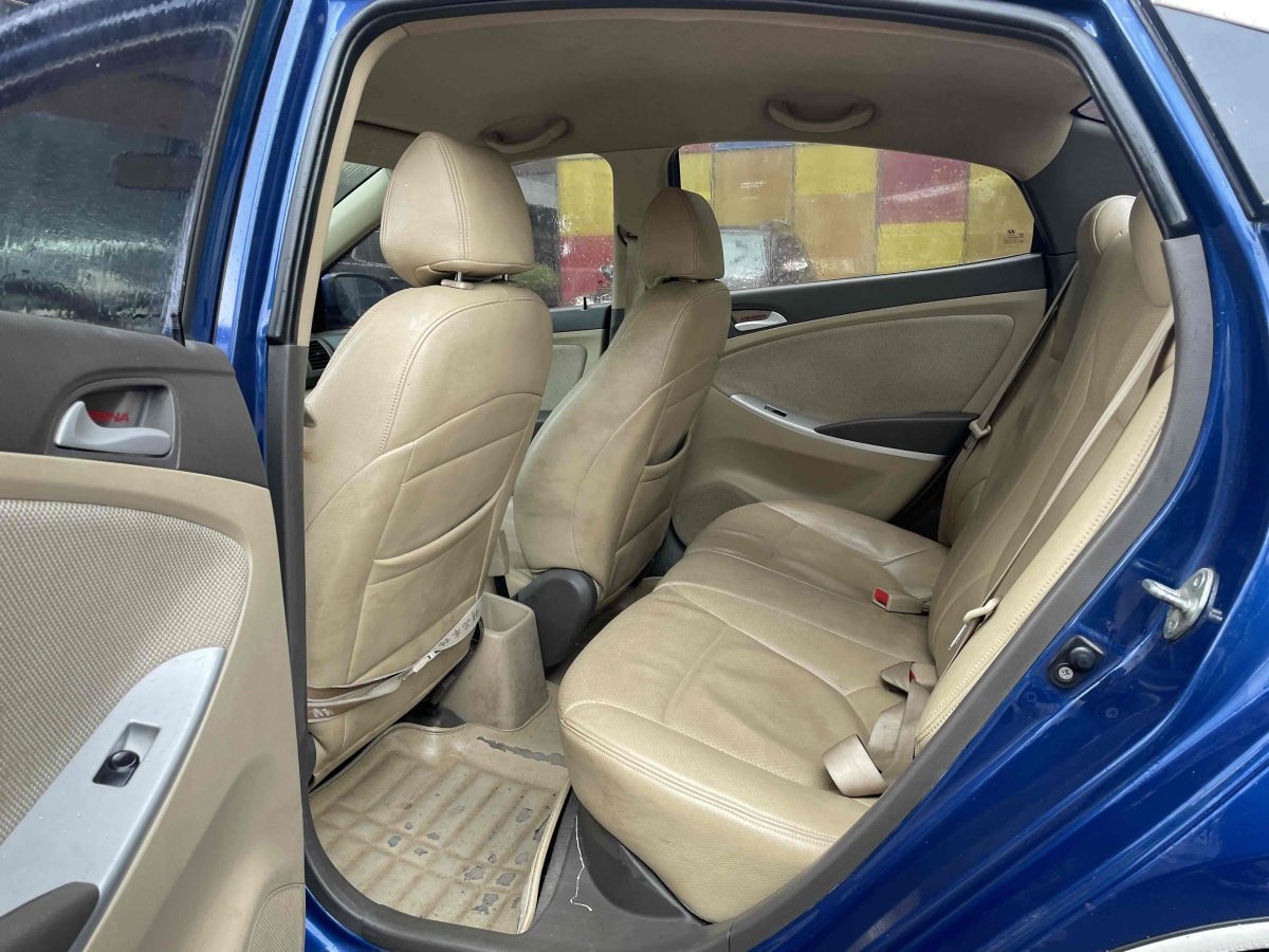 现代 瑞纳  2011款 两厢 1.4L 手动舒适型GS图片