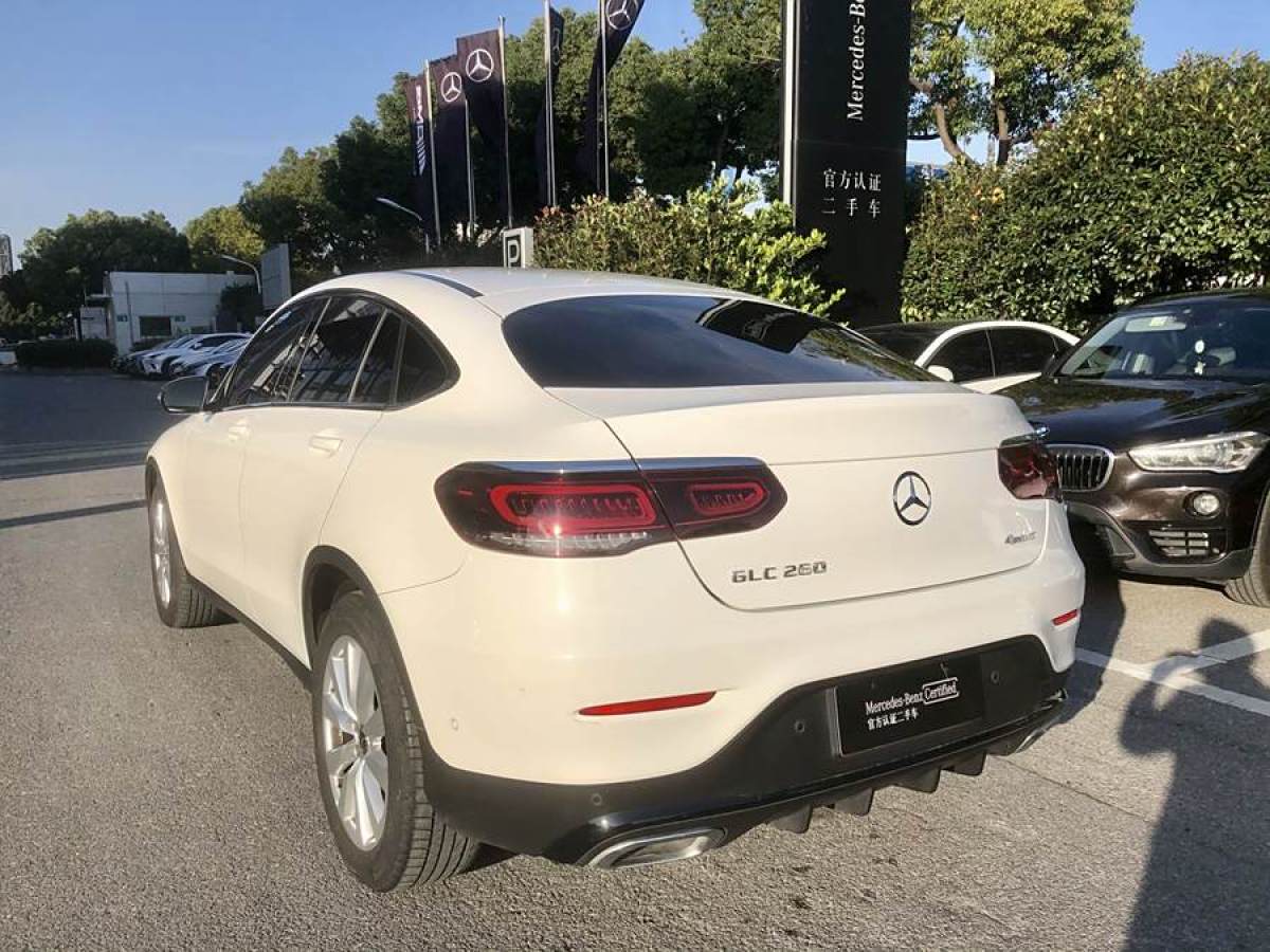 奔馳 奔馳GLC  2022款 改款 GLC 260 4MATIC 轎跑SUV圖片