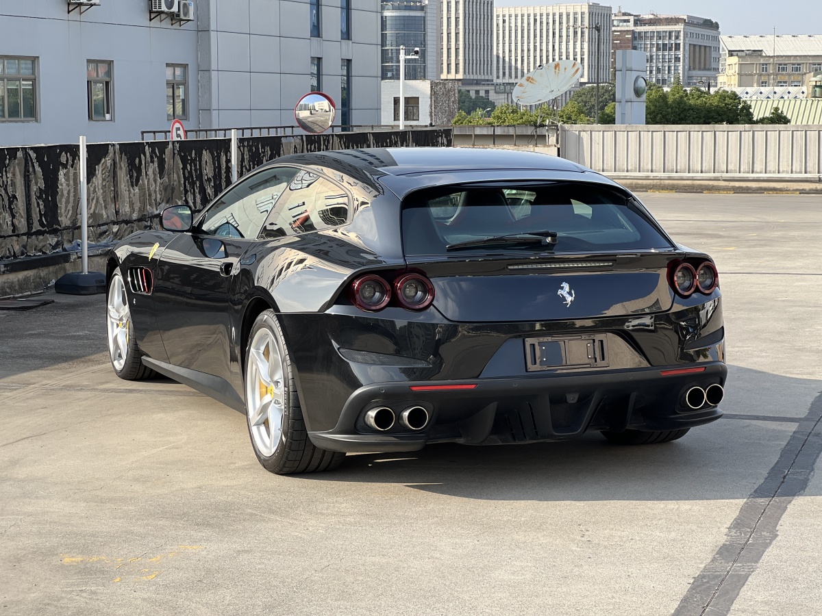 法拉利 gtc4lusso 2017款 3.9t v8圖片