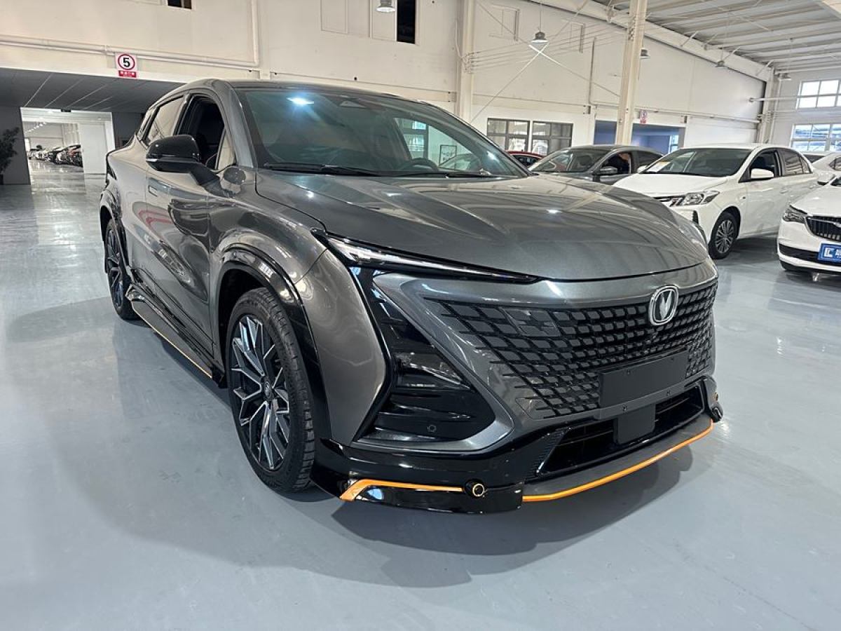 長(zhǎng)安 UNI-T  2022款 1.5T 尊貴型圖片