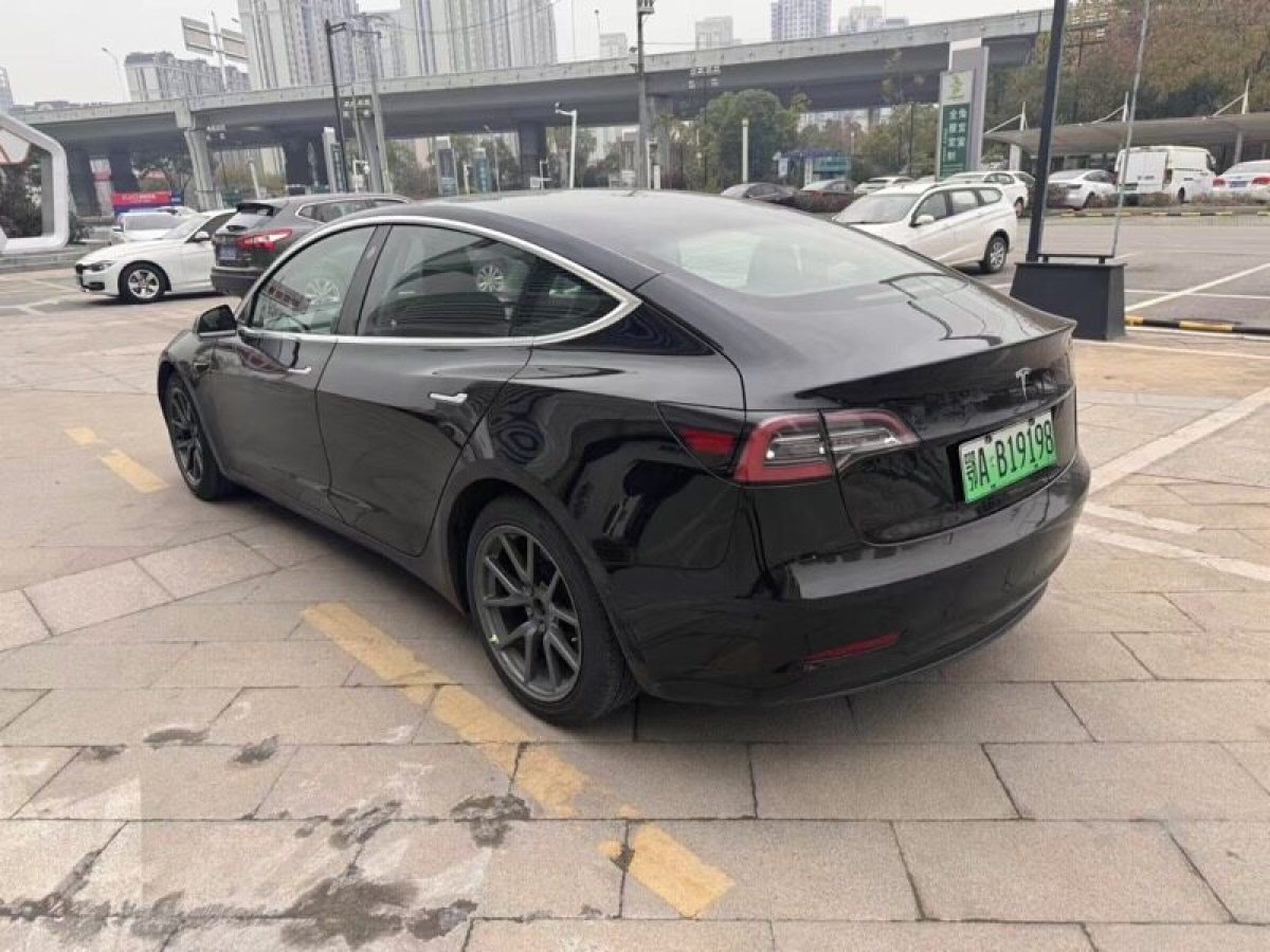 特斯拉 Model 3  2020款 改款 標(biāo)準(zhǔn)續(xù)航后驅(qū)升級(jí)版圖片