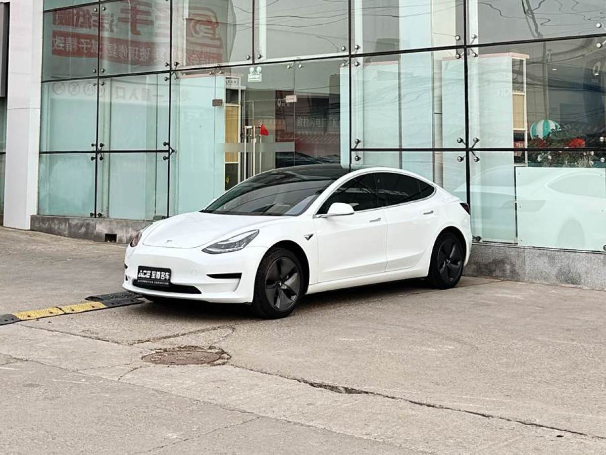 2020年4月特斯拉 Model 3  2020款 改款 標(biāo)準(zhǔn)續(xù)航后驅(qū)升級版