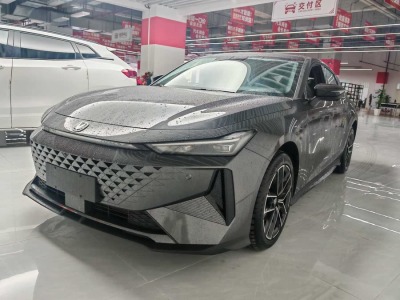 2025年5月 長(zhǎng)安 長(zhǎng)安UNI-V 智電iDD 藍(lán)鯨智電iDD 136km 智酷型圖片