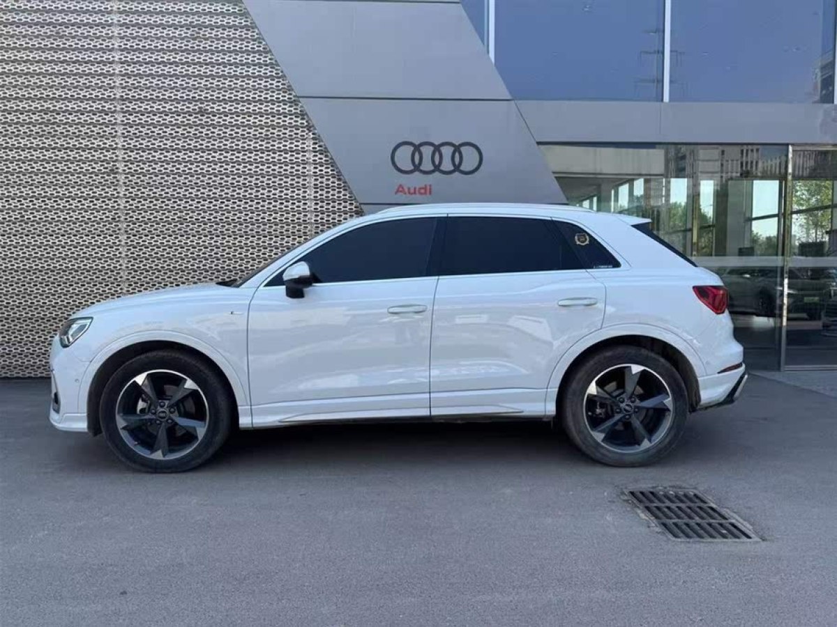 奧迪 奧迪Q3  2024款 35 TFSI 進(jìn)取動(dòng)感型圖片
