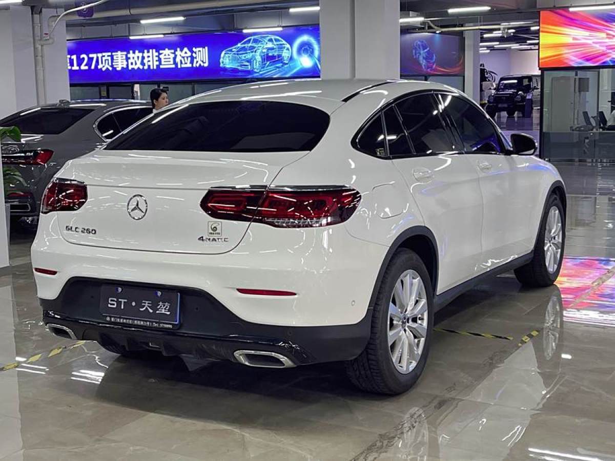 2020年7月奔馳 奔馳GLC  2023款 改款 GLC 260 4MATIC 轎跑SUV