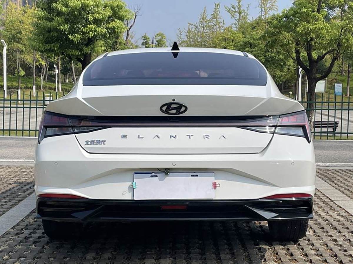 現(xiàn)代 伊蘭特  2021款 1.5L LUX尊貴版圖片