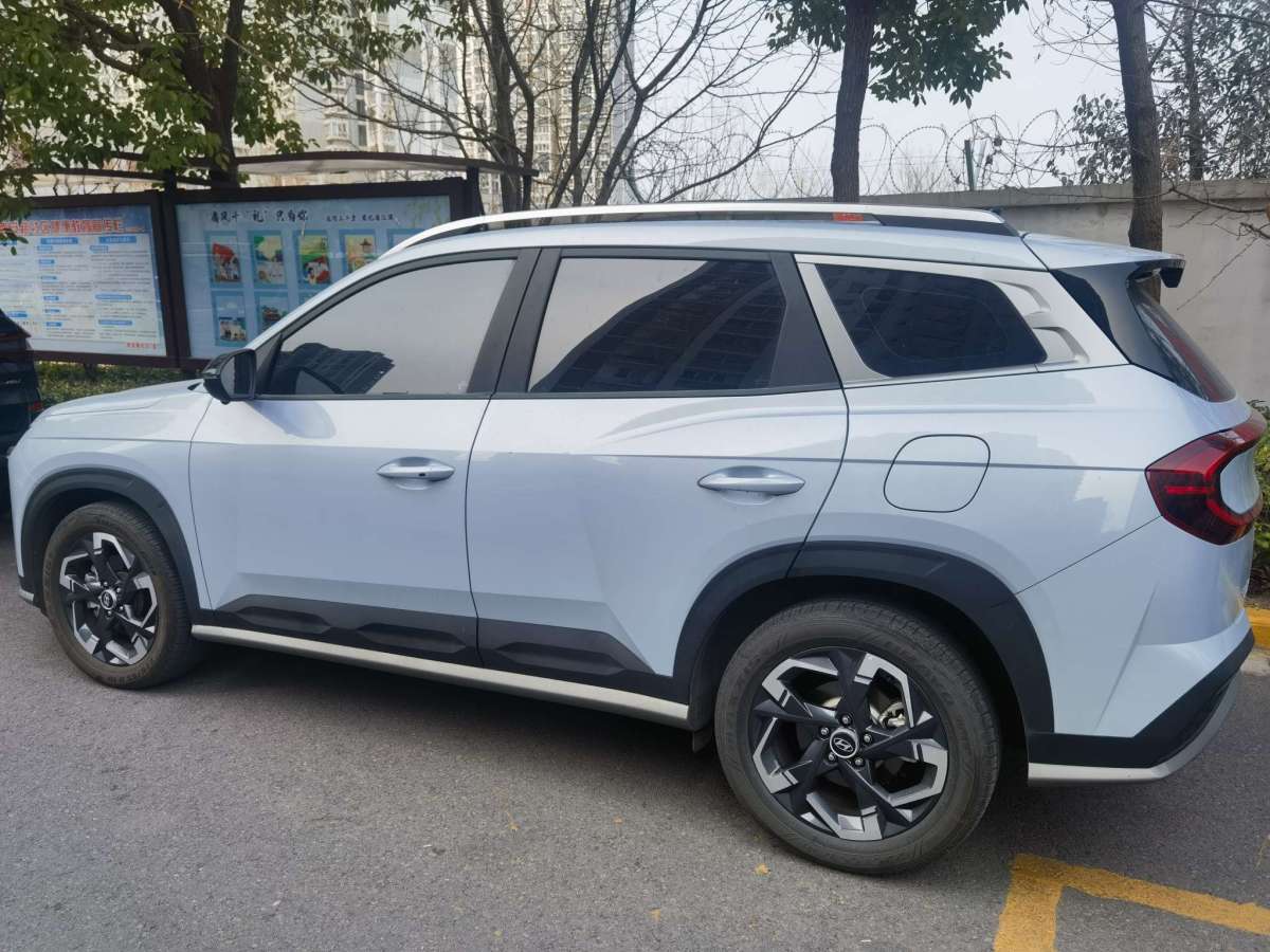 現(xiàn)代 ix35  2023款 2.0L 尊貴版LUX圖片