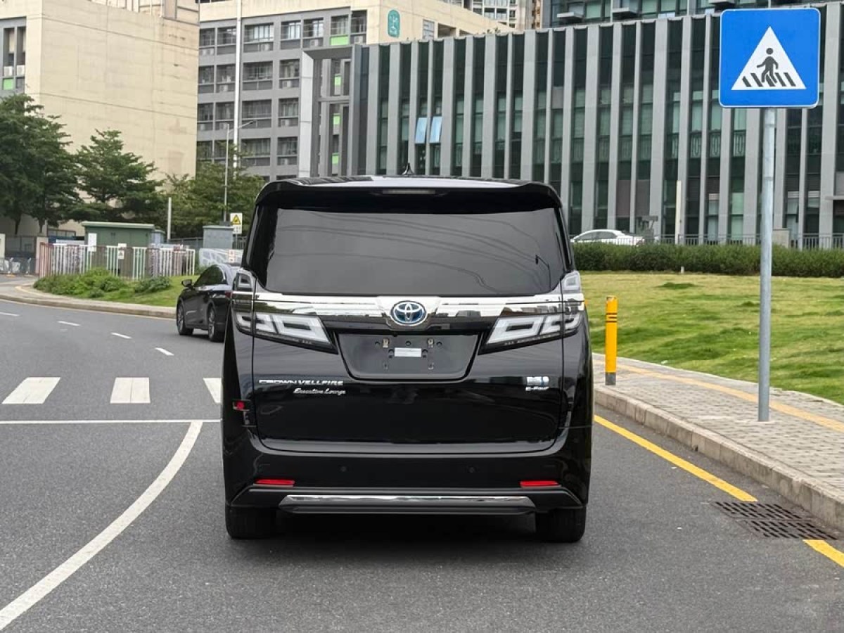 豐田 威爾法  2021款 皇冠 雙擎 2.5L HV至尊版圖片
