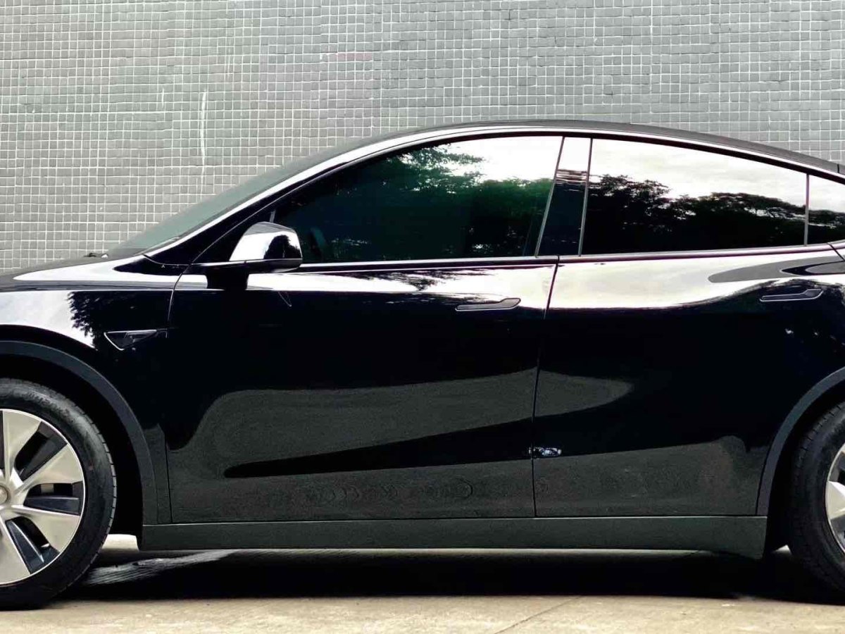 特斯拉 Model 3  2021款 改款 標準續(xù)航后驅升級版圖片