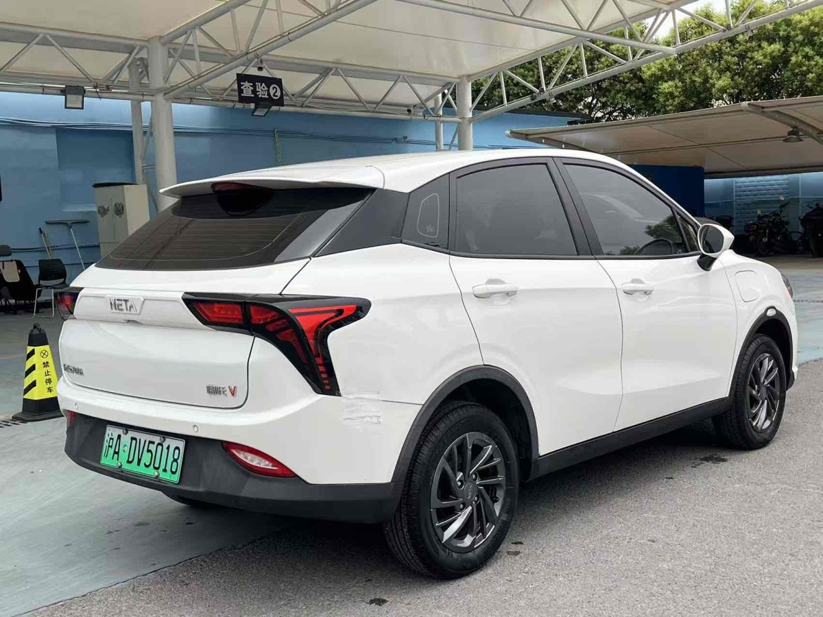 哪吒 哪吒V  2021款 標準續(xù)航娛樂版圖片