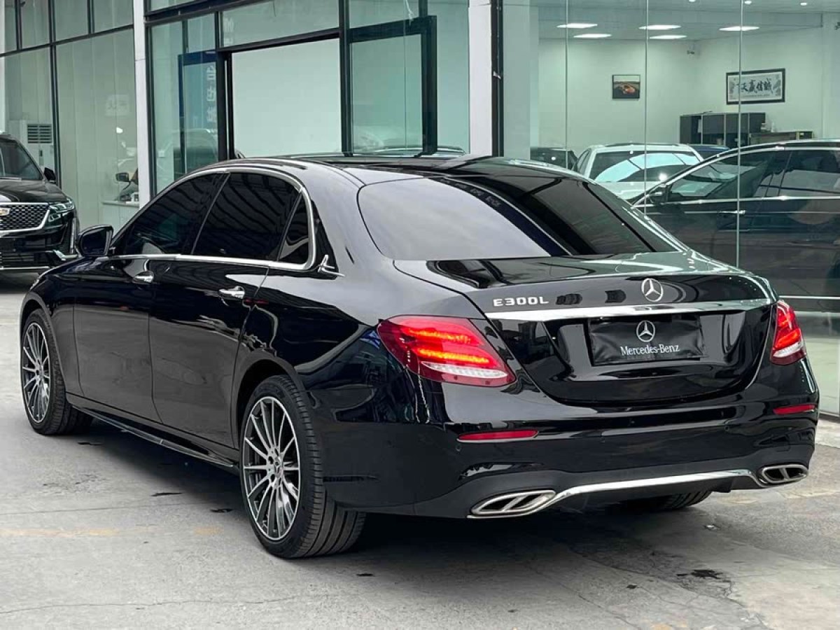 奔馳 奔馳E級  2020款 改款 E 300 L 殊享版圖片
