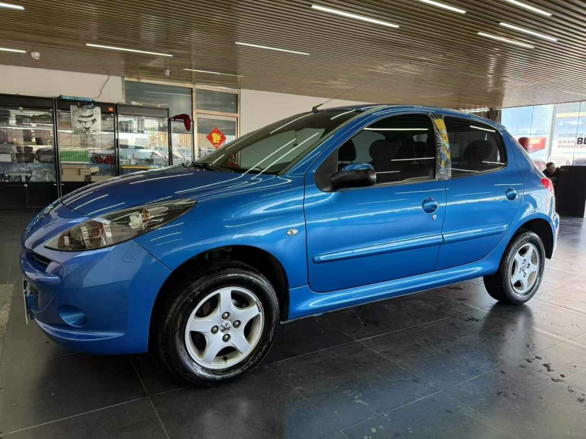 標(biāo)致 207  2013款 CROSS 1.4L 手動(dòng)品樂(lè)型圖片