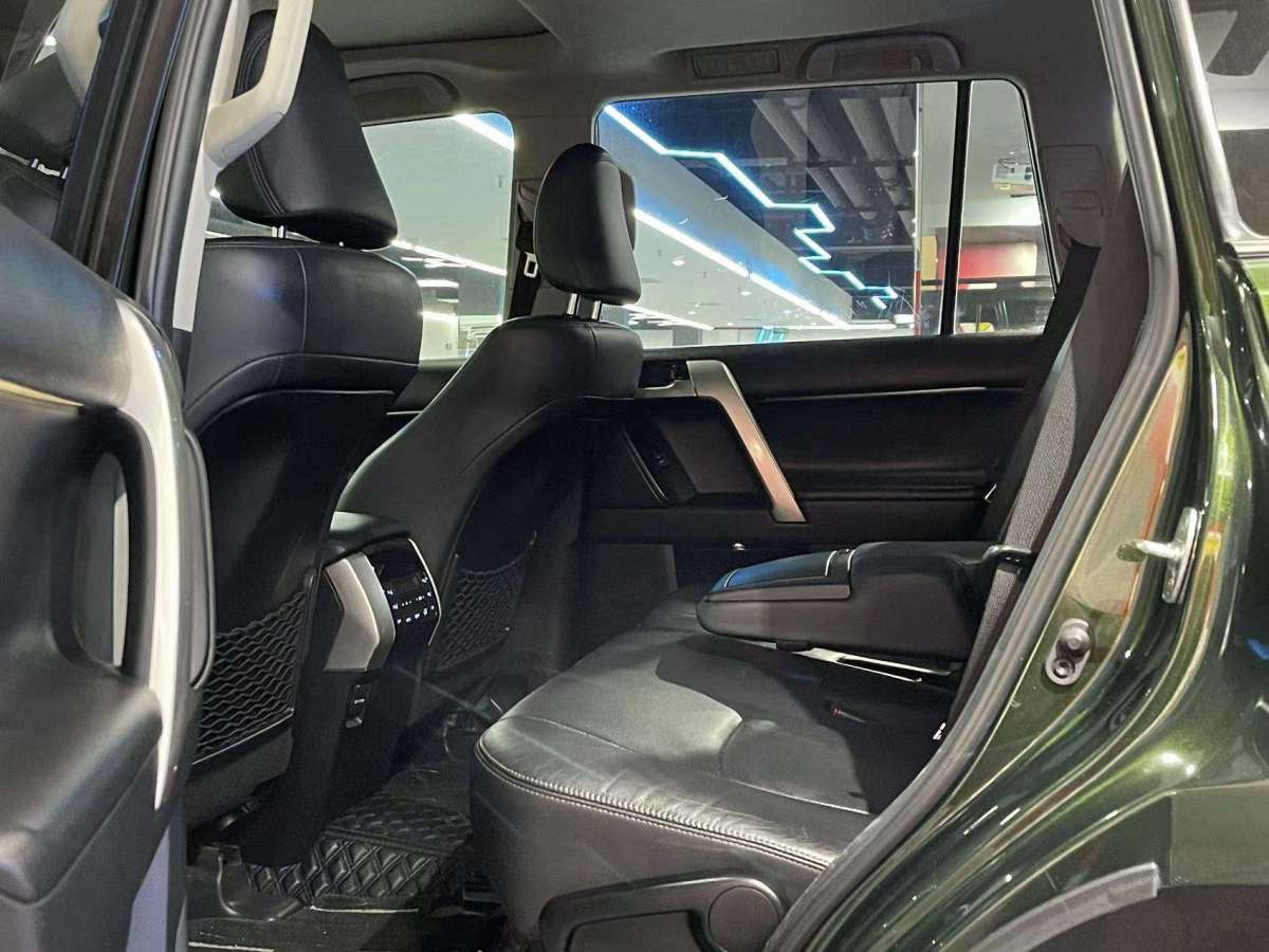 2020年8月丰田 普拉多  2019款 3.5L 自动TX-L尊享版后挂备胎