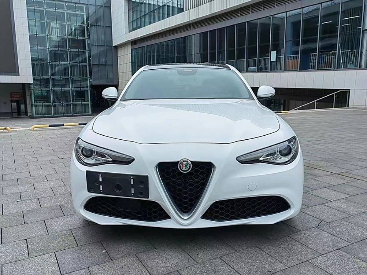 2017年4月阿爾法·羅密歐 Giulia  2017款 2.0T 280HP 豪華版