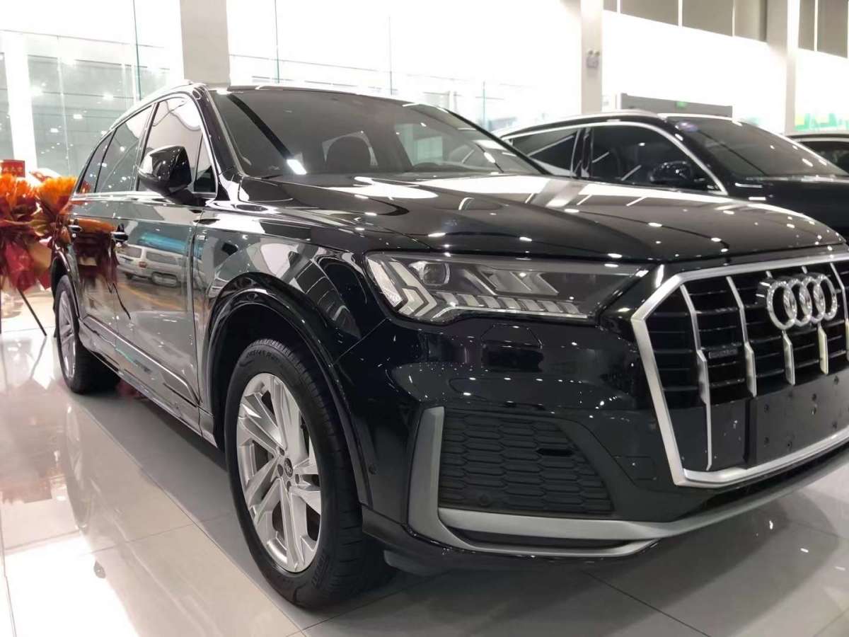 奧迪 奧迪Q7  2022款 45 TFSI quattro S line運(yùn)動(dòng)型圖片