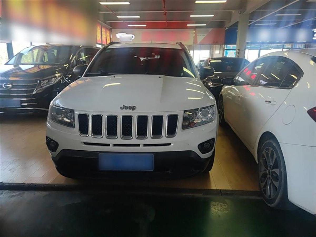 Jeep 指南者  2015款 2.0L 兩驅(qū)運動版圖片