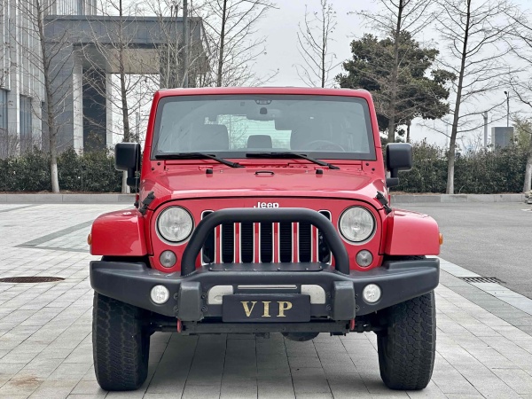 Jeep 牧马人  2015款 3.0L Sahara 四门舒享版