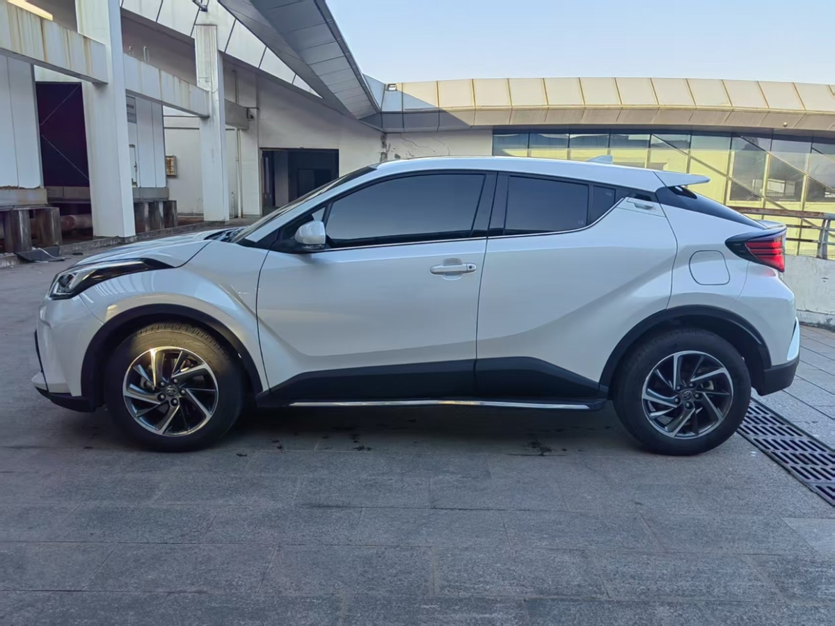 豐田 C-HR  2023款 2.0L 豪華版圖片