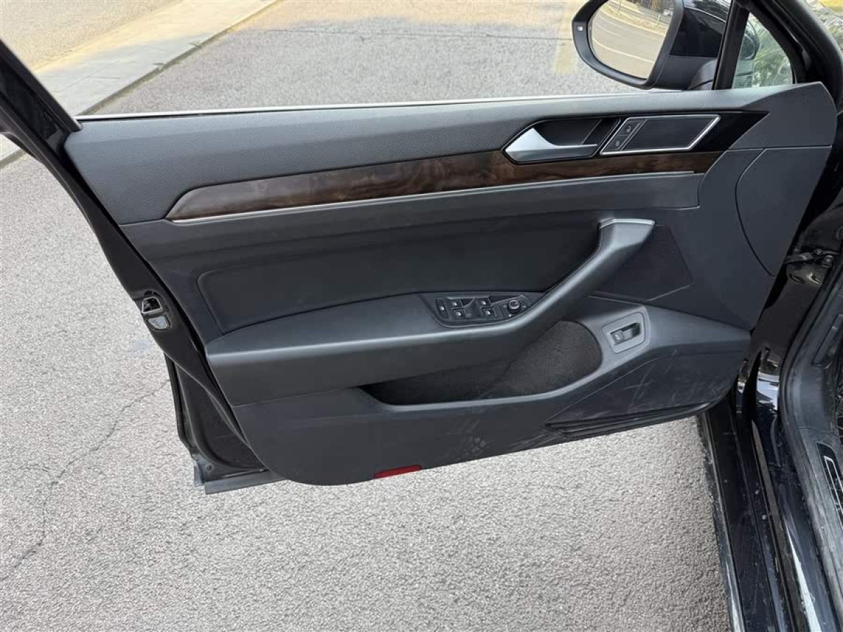 大眾 邁騰  2019款  330TSI DSG 領(lǐng)先型 國(guó)VI圖片