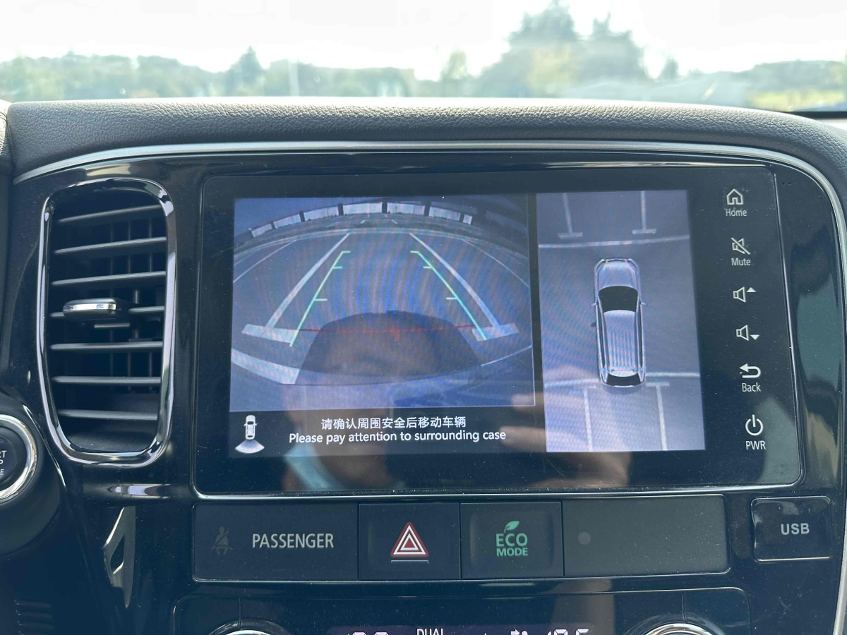 三菱 欧蓝德  2019款 2.4L 四驱致尊版 7座图片