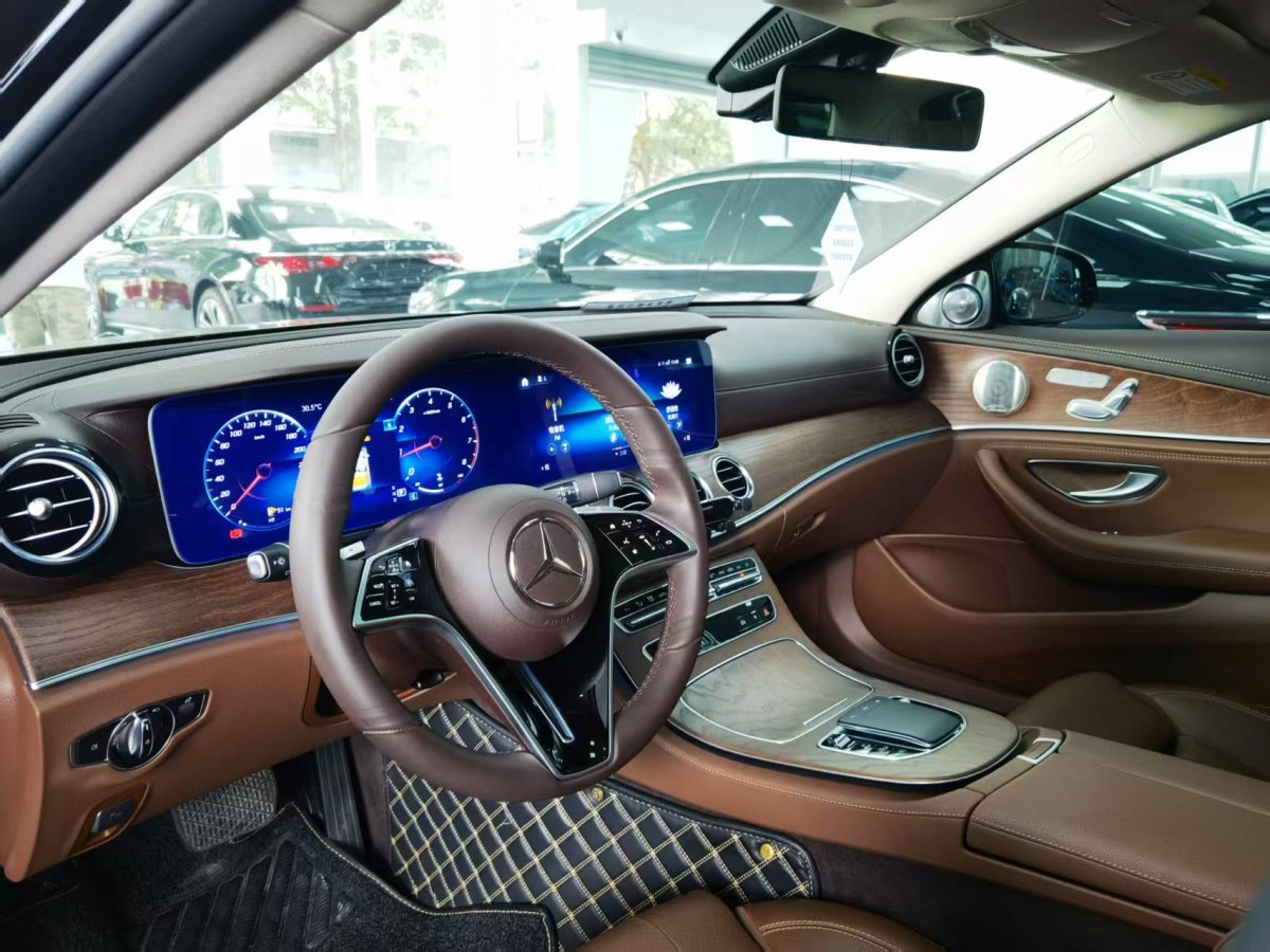 奔馳 奔馳E級  2021款 改款 E 300 L 豪華型圖片