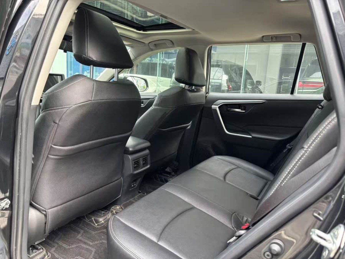豐田 RAV4榮放  2021款 2.0L CVT兩驅(qū)風(fēng)尚PLUS版圖片