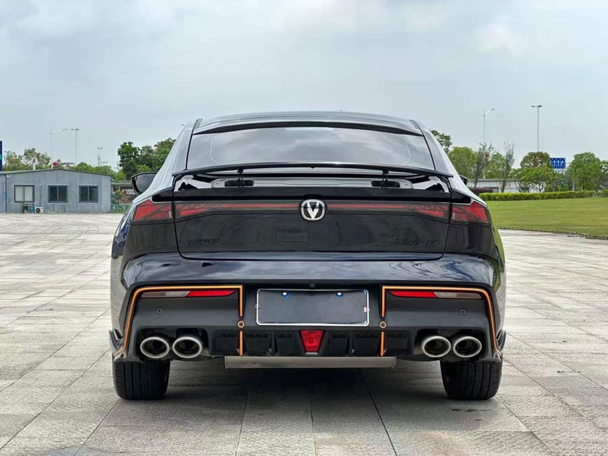 長安 長安UNI-V  2022款 2.0T 領(lǐng)速版圖片
