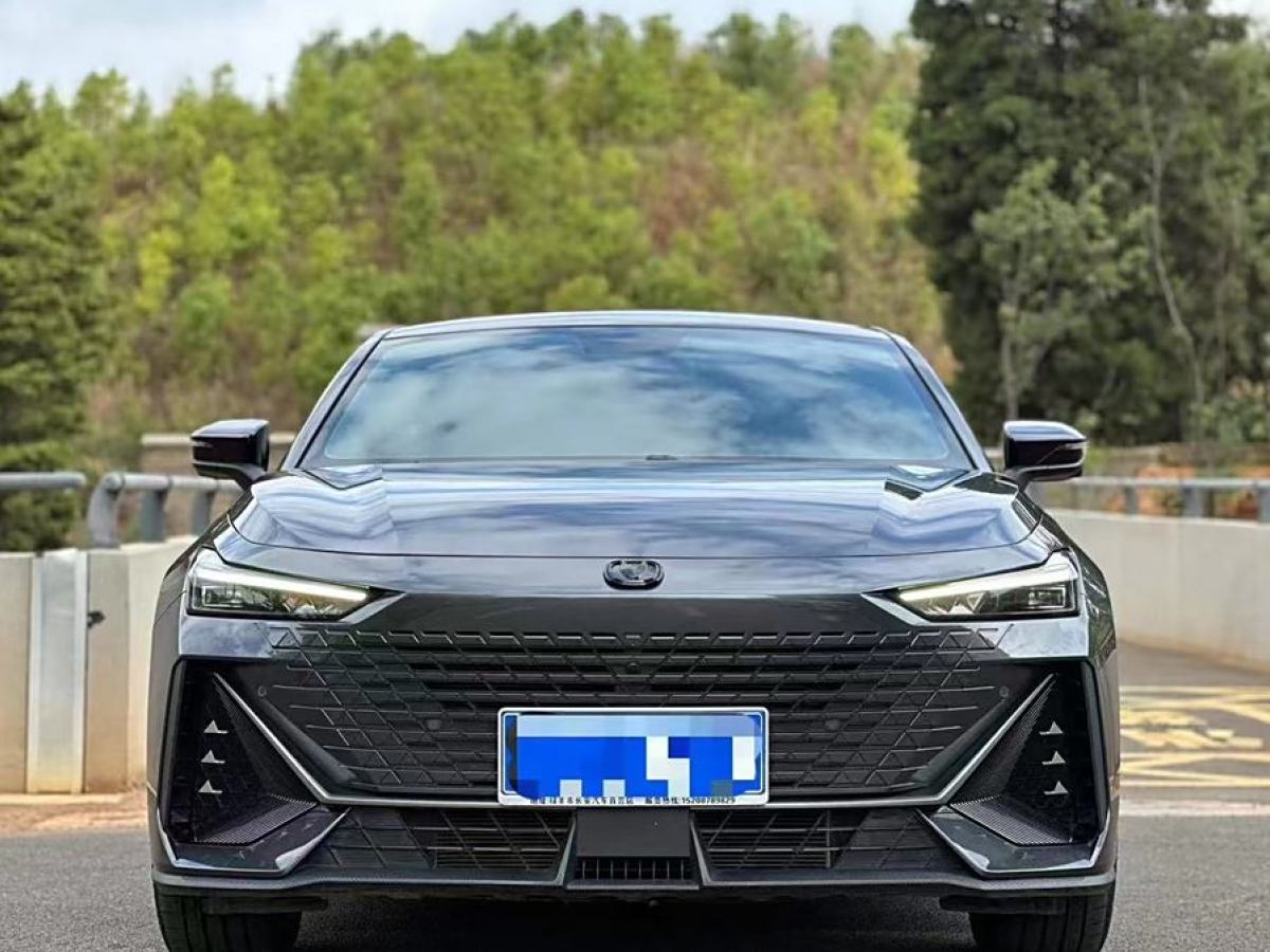 長(zhǎng)安 長(zhǎng)安UNI-V  2022款 1.5T 尊貴型圖片