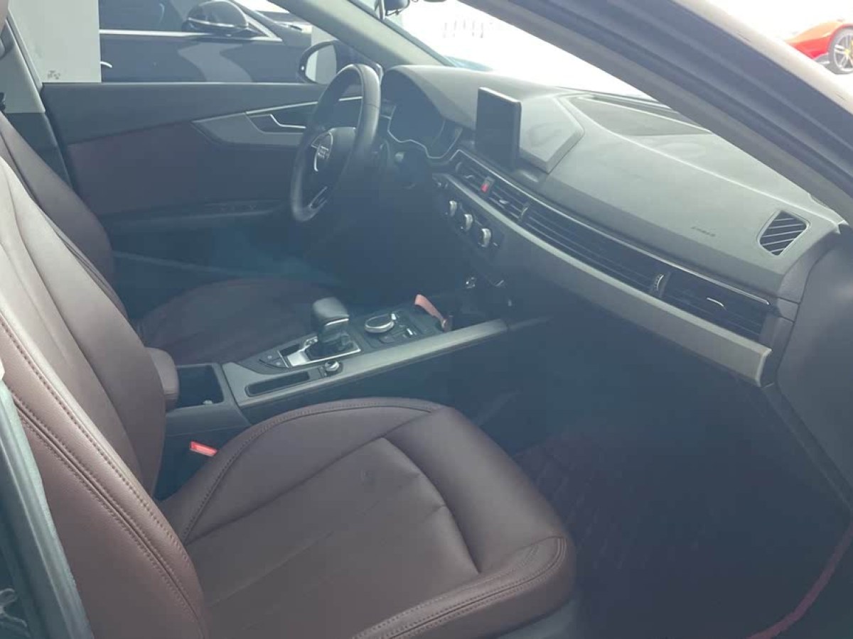 奧迪 奧迪A4L  2018款 30周年年型 40 TFSI 進取型圖片