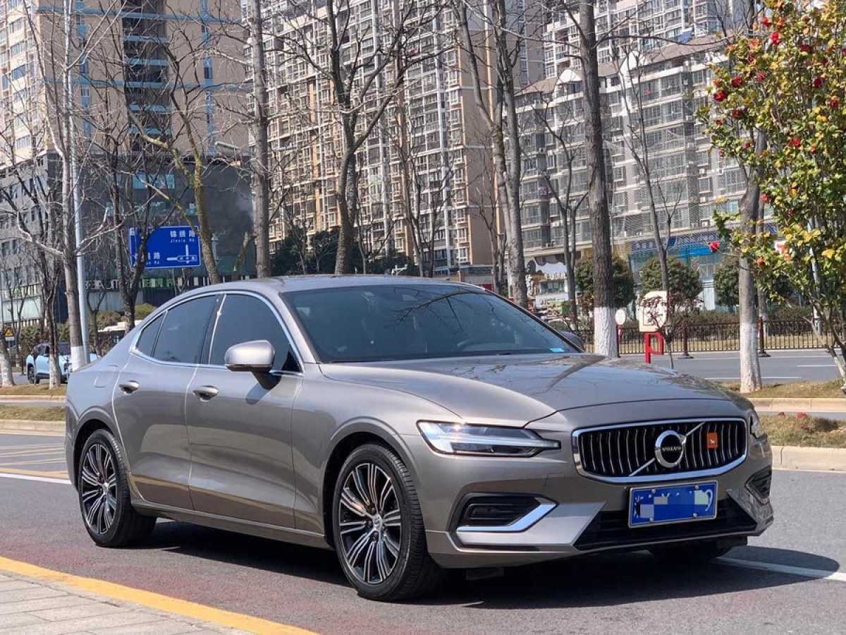 沃爾沃 S60L  2022款 B4 智遠(yuǎn)豪華版圖片