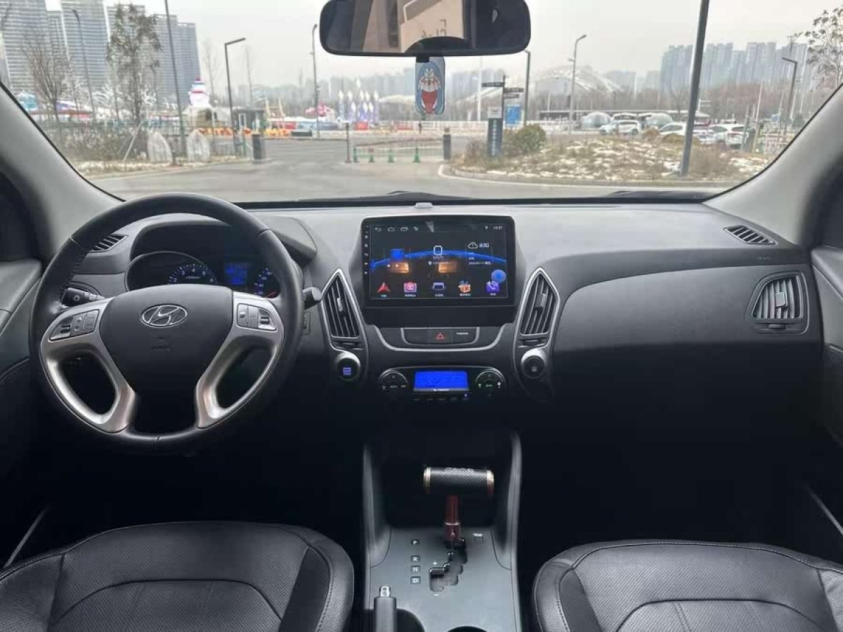 現(xiàn)代 ix35  2015款 2.0L 自動(dòng)兩驅(qū)智能型 國(guó)IV圖片
