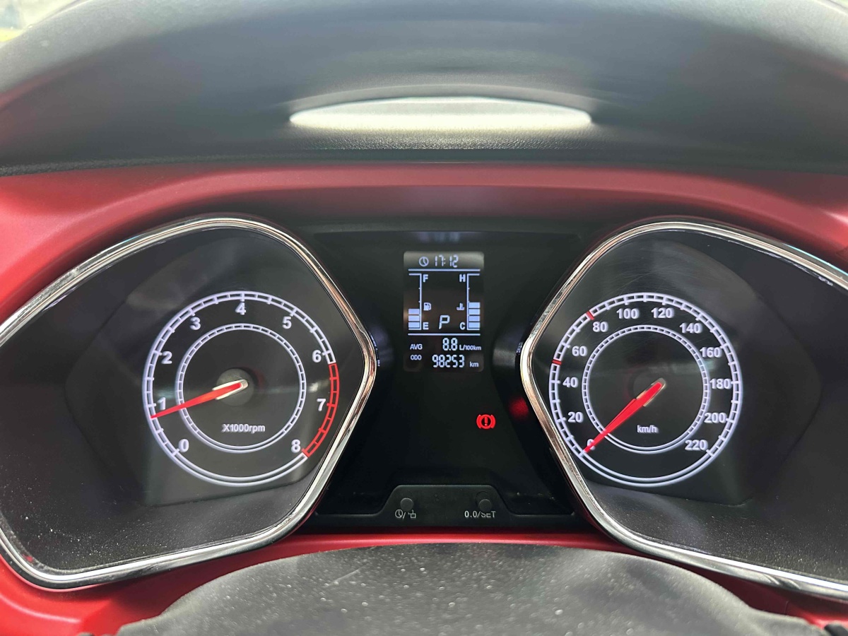 江淮 瑞風(fēng)S2  2016款 1.5L CVT豪華智能型 雙色版圖片