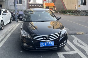 悦动 现代 1.8L 自动豪华型