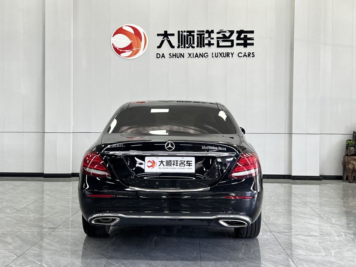 奔馳 奔馳E級  2019款 改款 E 300 L 時尚型圖片