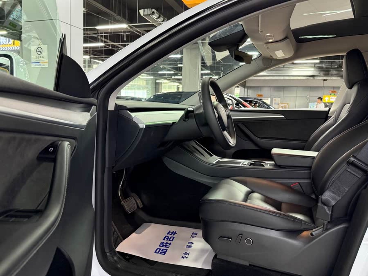 特斯拉 Model Y  2024款 后輪驅(qū)動(dòng)版圖片