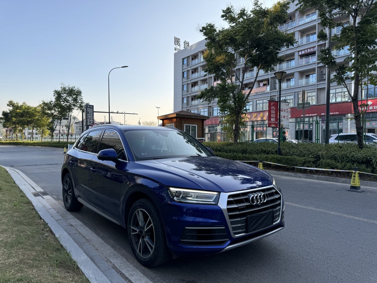 奥迪 奥迪Q5L  2018款  40 TFSI 荣享进取型 国VI图片