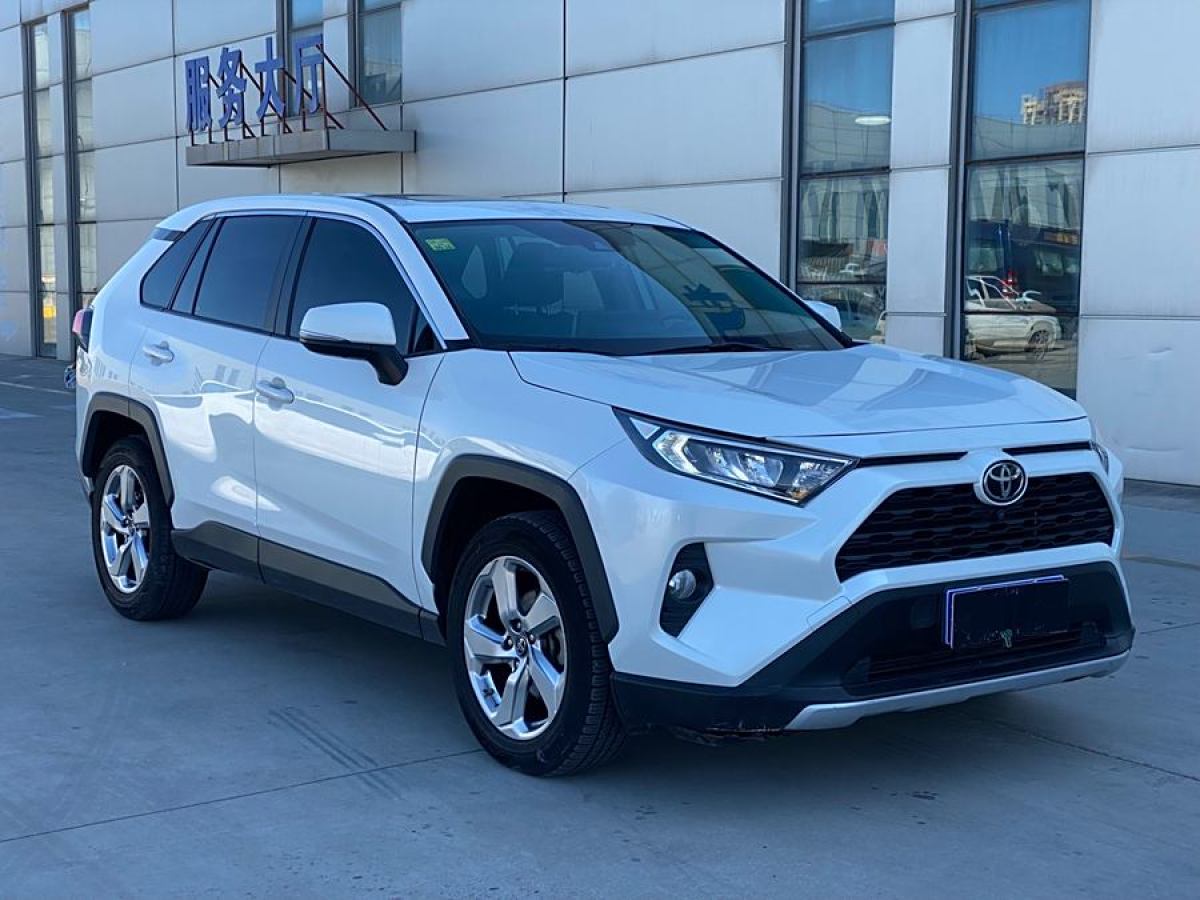 2020年10月豐田 RAV4榮放  2020款 2.0L CVT兩驅(qū)風(fēng)尚版