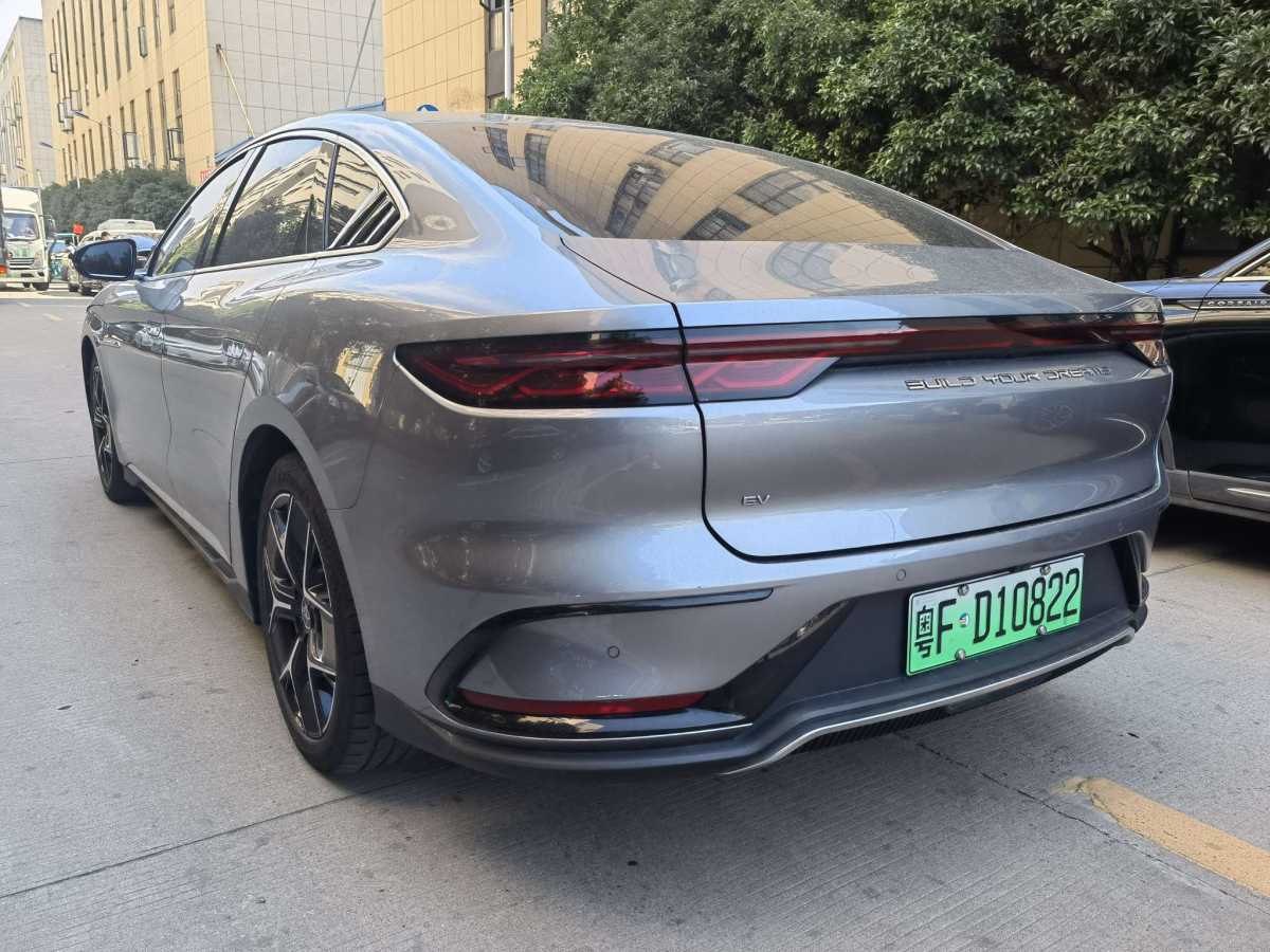 比亞迪 漢  2022款 EV 創(chuàng)世版 715KM前驅(qū)旗艦型圖片