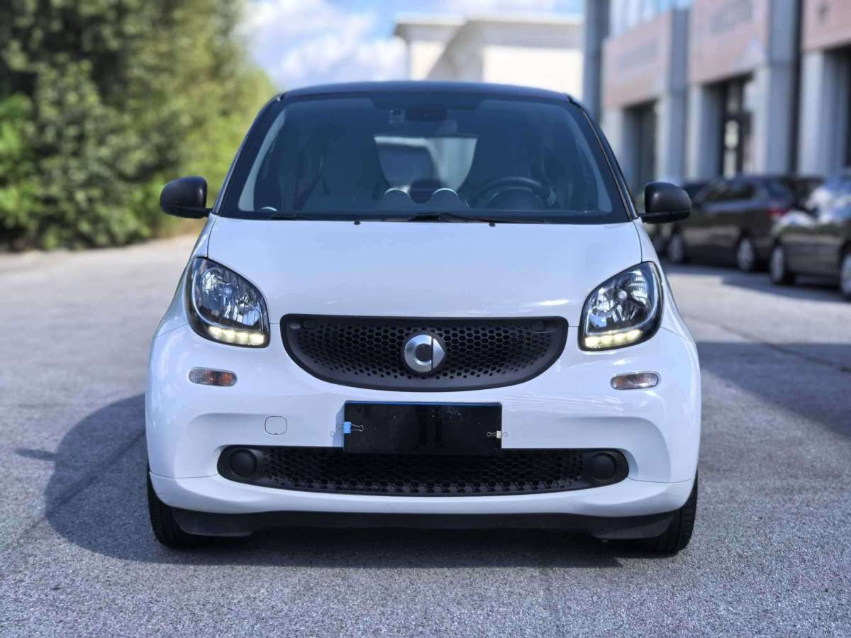 smart fortwo  2015款 1.0L 52千瓦硬顶灵动版图片