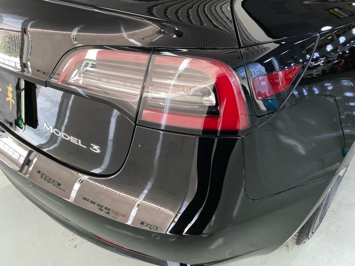 特斯拉 Model 3  2019款 標(biāo)準(zhǔn)續(xù)航后驅(qū)升級(jí)版圖片