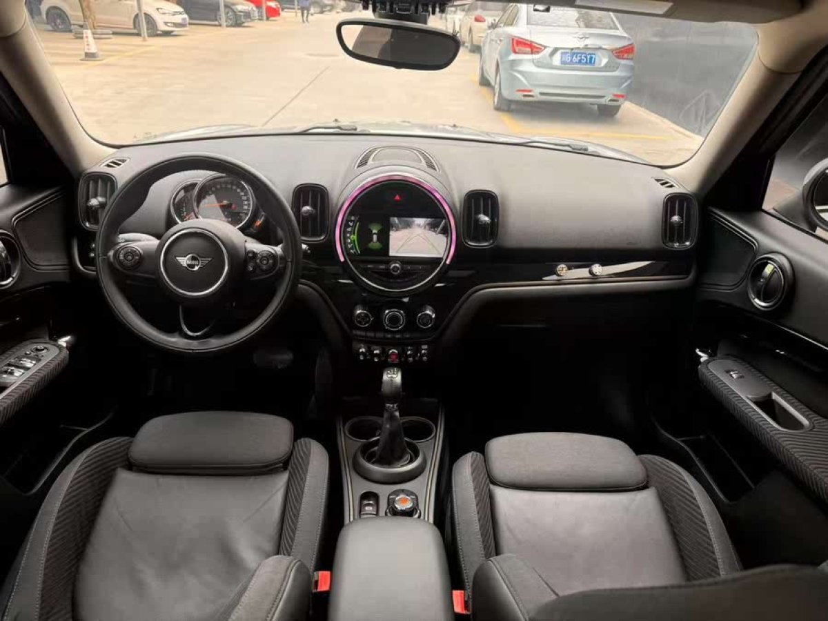 MINI COUNTRYMAN  2018款 1.5T COOPER ALL4 經(jīng)典派圖片