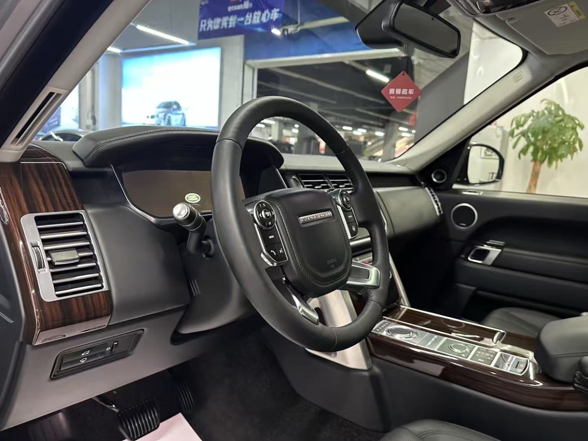 路虎 攬勝  2015款 3.0 V6 黑曜限量版圖片