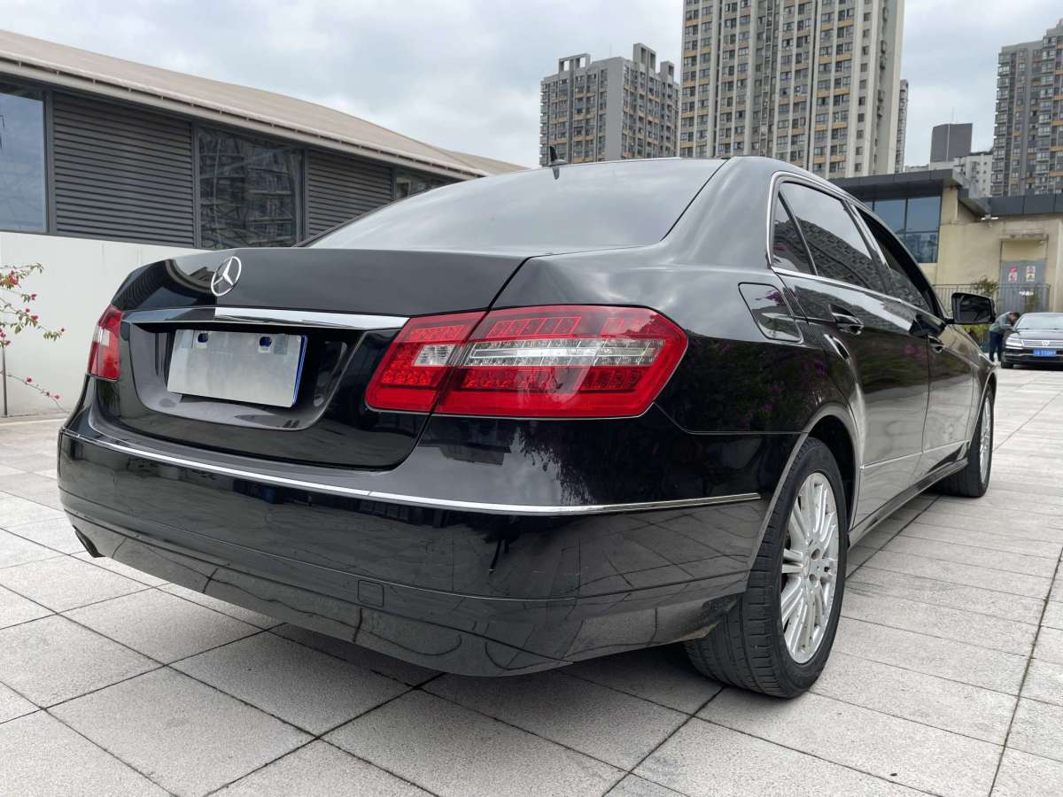 奔馳 奔馳E級(jí)  2013款 E 260 L CGI優(yōu)雅型圖片