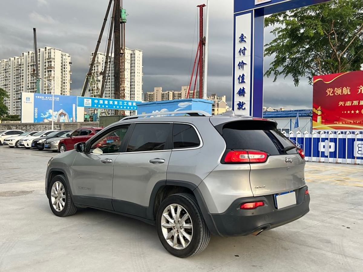 Jeep 自由光  2014款 2.4L 豪華版圖片