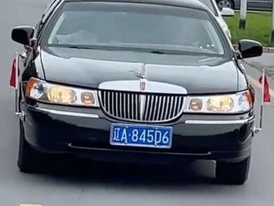 2004年6月 林肯 城市 4.6 加長(zhǎng)禮賓車圖片