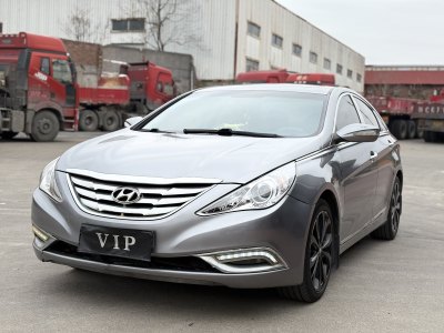 2012年1月 現(xiàn)代 索納塔 2.0L 自動領(lǐng)先版圖片