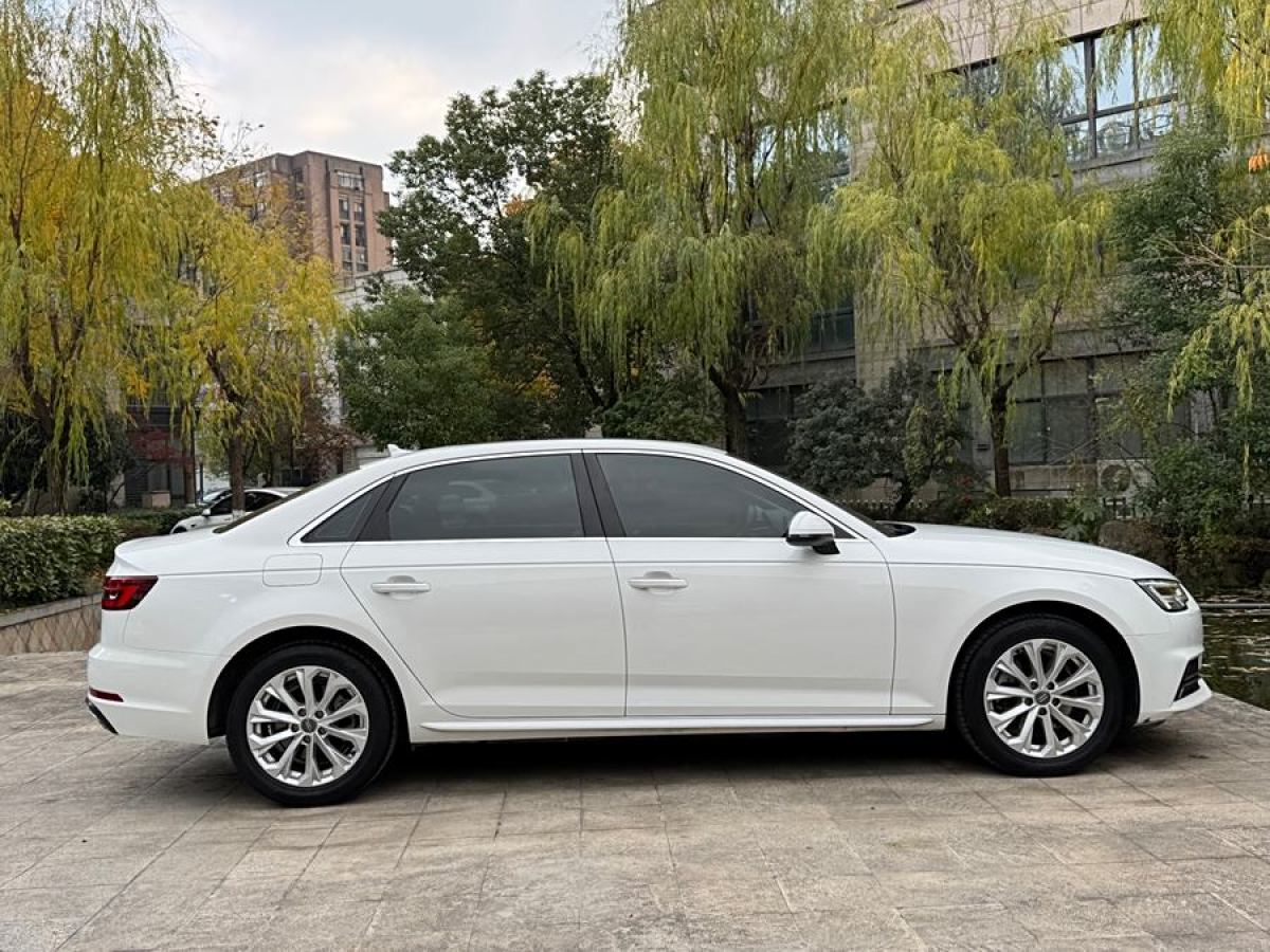 奧迪 奧迪A4L  2019款 40 TFSI 進(jìn)取型 國VI圖片